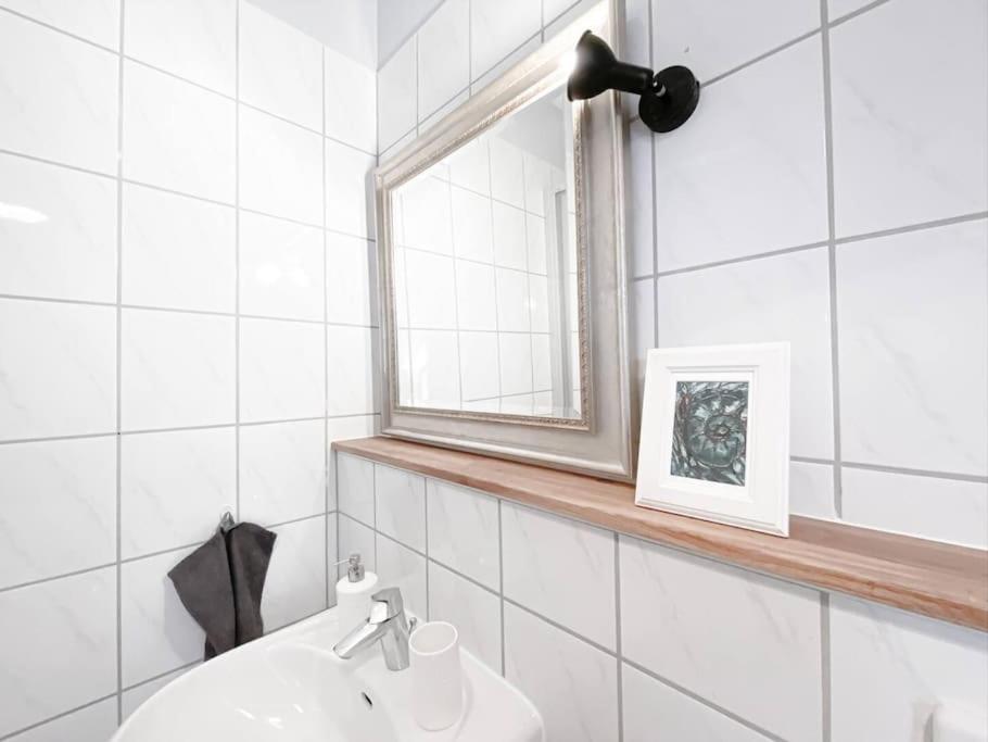 Schoene Ferienwohnung Mit Blick Ueber Stadtwald Leipzig Exterior foto