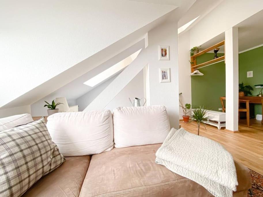 Schoene Ferienwohnung Mit Blick Ueber Stadtwald Leipzig Exterior foto